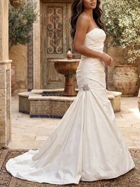 amsale sloan bridesmaid dress | Dresses | Amsale Ivory One Shoulder 4 sizes 00 YGroup_3851 Swarovski Mermaid Wedding Gown Color:Dark Grey Alder